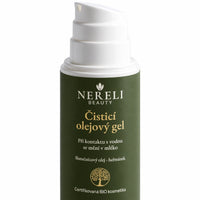 Čisticí olej na citlivou pleť, 150 ml – detail obalu a etikety na bílém pozadí