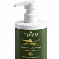 Kondicionér s keratinem pro objem vlasů NERELI, 390 ml – detail obalu a etikety na bílém pozadí