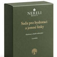 Sada pro hydrataci a jemné vrásky NERELI, 3 produkty – detail obalu a etikety na bílém pozadí